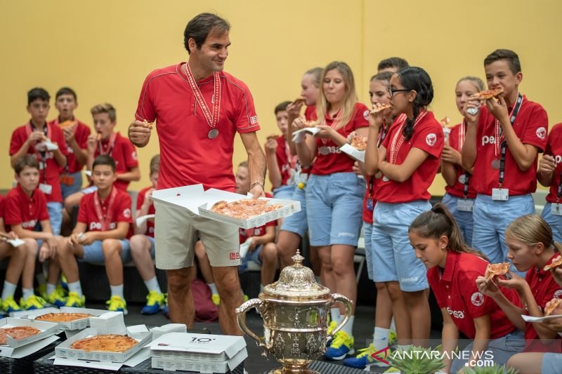 Juara di Basel, Federer tidak yakin ikuti Paris Masters