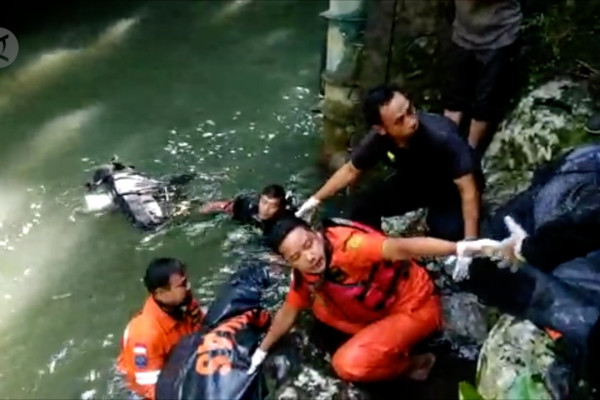 Terjun dari atas bendungan di Lombok, wisatawan tewas
