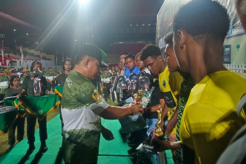 Kasad rekrut juara voli dan sepak bola Papua jadi anggota TNI-AD